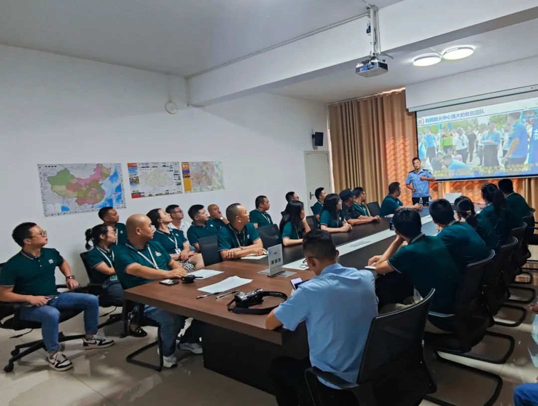 防患于未“燃”丨 百安港农产品批发市场开展消防安全知识培训及应急疏散演练